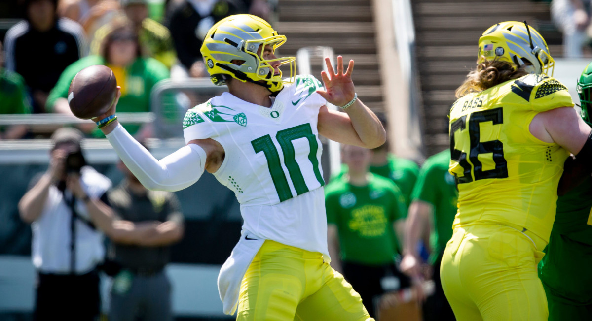 bo-nix-throwing-oregon-spring-game